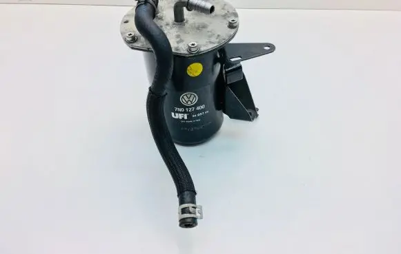 Volkswagen PASSAT CC Fuel filter housing 7N0127399B