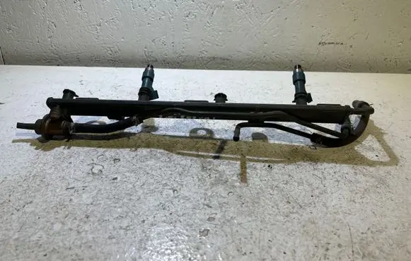 Suzuki Grand Vitara II Fuel main line pipe