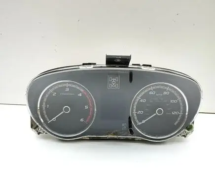 Mitsubishi L200 Speedometer (instrument cluster) 8100C563