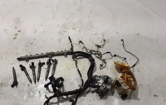 BMW 5 G30 G31 G38 Fuel injection system set 