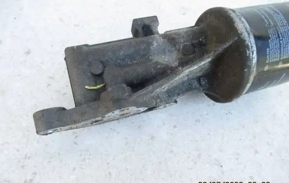 Toyota Yaris Oil filter mounting bracket 02052026