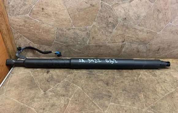 BMW 6 G32 Gran Turismo Tailgate/trunk strut/damper 