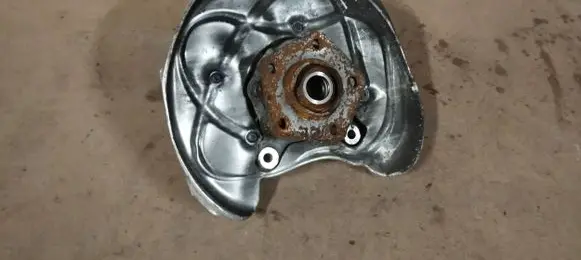 Rear wheel hub