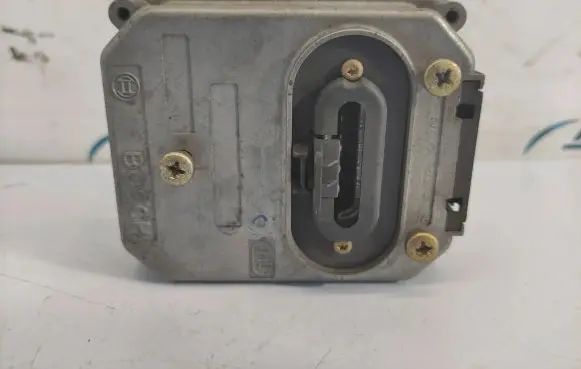 Volkswagen Sharan Window wiper relay 95VW17D539AA 1397328044
