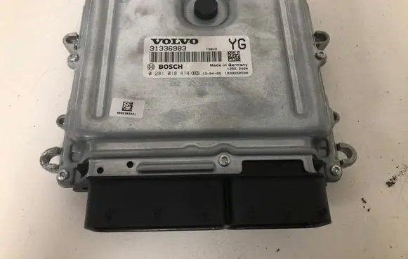 Volvo V40 Engine control unit/module 31336983