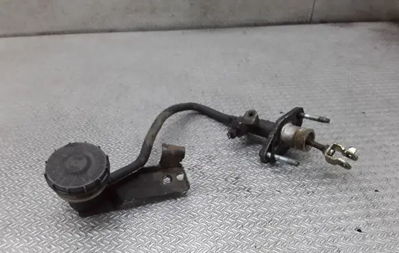 Honda HR-V Clutch master cylinder