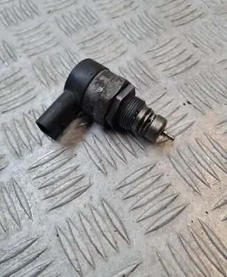 Audi Q5 SQ5 Fuel pressure regulator 057130764H