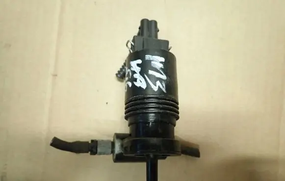 Mazda 3 I Windscreen/windshield washer pump