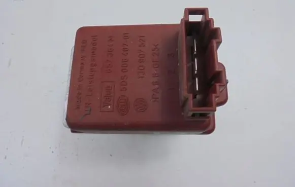 Audi TT Mk1 Heater blower motor/fan resistor 1J0907521