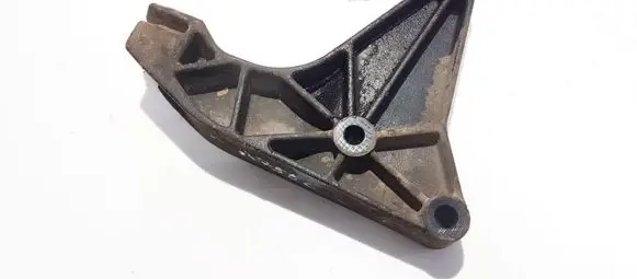 Opel Zafira A Engine mounting bracket 92085614 659765903