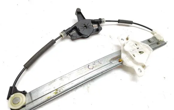 Mazda CX-5 II Rear window lifting mechanism without motor