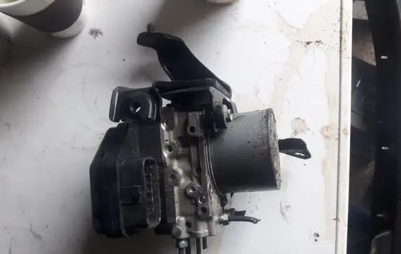 Lexus IS 220D-250-350 ABS Pump 4454053280