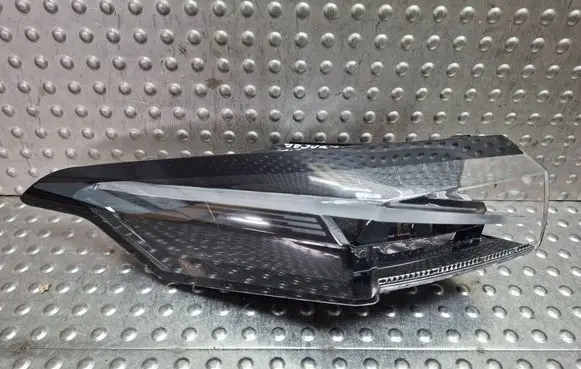 Peugeot 308 Rear/tail lights 9835299480 S27639236