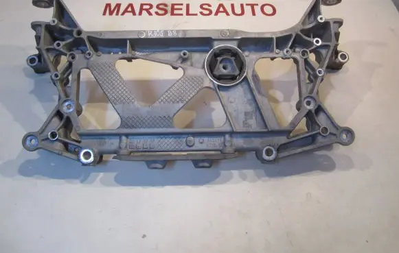 Volkswagen PASSAT B8 Front subframe 3Q0199369E