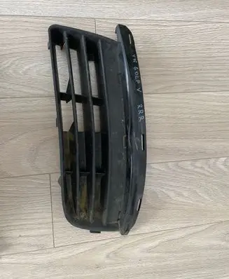Volkswagen Golf V Quarter panel pressure vent 