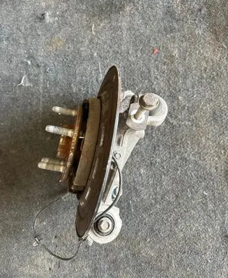 Chevrolet Camaro Rear wheel hub 23318172