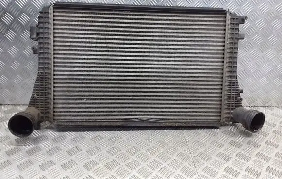 Volkswagen Touran I Intercooler radiator