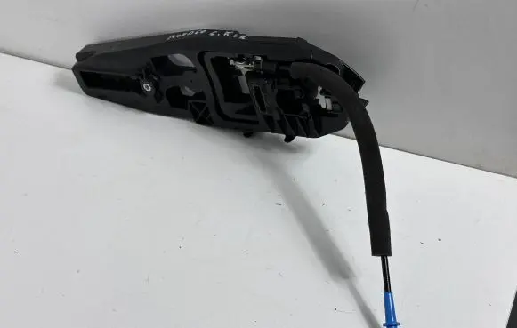 Rear door exterior handle/bracket