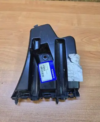 Front bumper mounting bracket