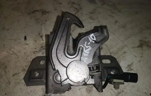 Volvo C30 Engine bonnet/hood lock/catch 30716530