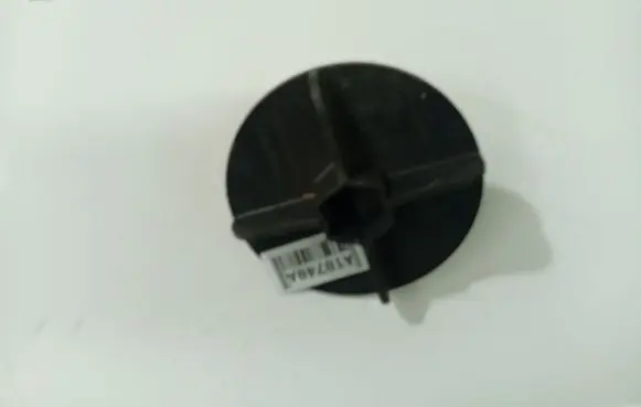 Renault Scenic II - Grand scenic II Spare wheel bolt 8200317791