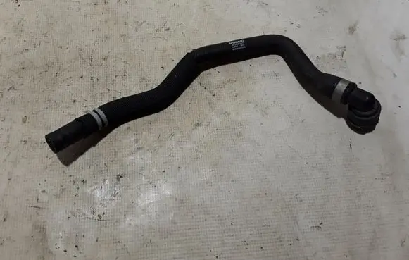 Volvo XC60 Engine coolant pipe/hose 32339327