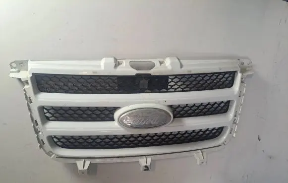 Ford Transit Front grill 8C168138ADW