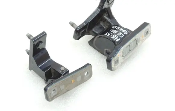 Mercedes-Benz C W205 Front door hinge set A2057200337 2057200337