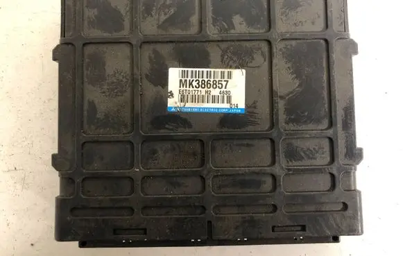 Mitsubishi Pajero Engine control unit/module MK386857