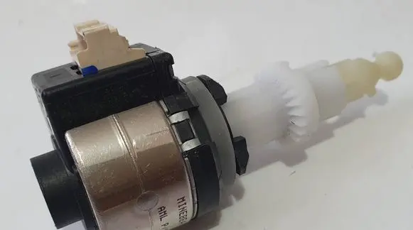 Audi A3 S3 8V Headlight level adjustment motor PL35LA24AFA1 92001947
