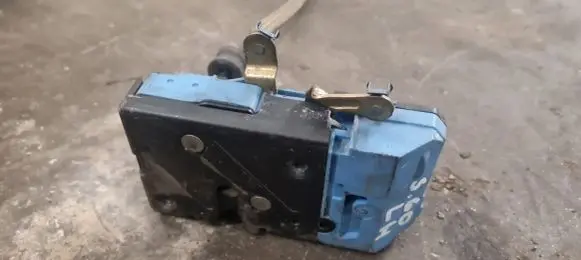 Volvo S80 Front door lock