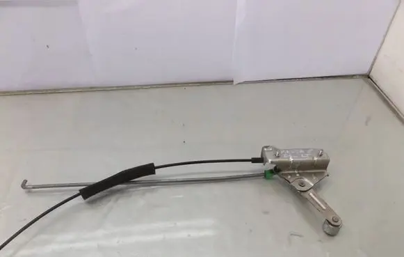 Mazda 5 Sliding door lower roller guide/hinge 