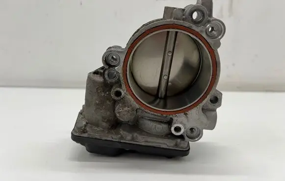 BMW 5 G30 G31 G38 Throttle valve 8623324