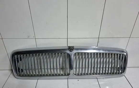 Jaguar XJ X300 Front grill