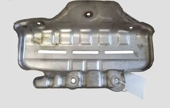 Volkswagen Golf VII Heat shield in engine bay 03C253041