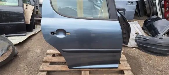 Peugeot 207 Rear door