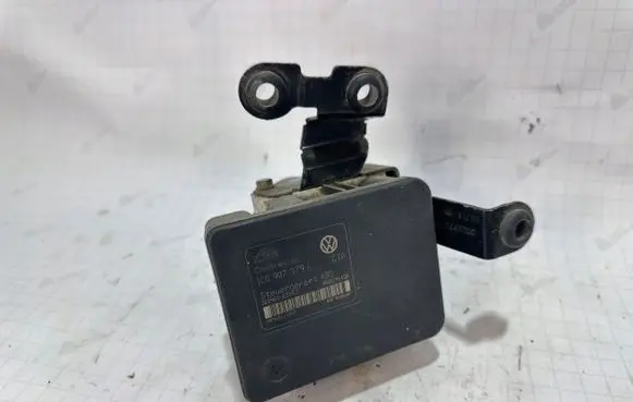Volkswagen Golf IV ABS Pump 1C0907379L