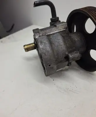 Opel Vivaro Power steering pump