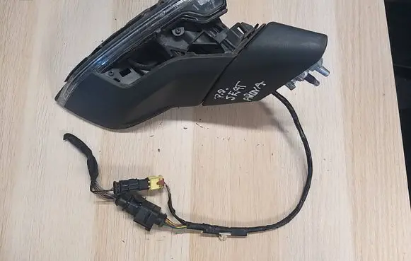Seat Arona Front door electric wing mirror 6F1857502N