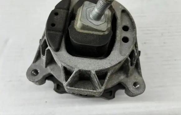 BMW 4 F32 F33 Engine mount bracket 2284817