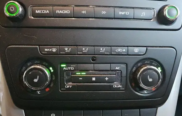 Skoda Yeti (5L) Climate control/heater control trim 3T0907044BL IMPRK1511890