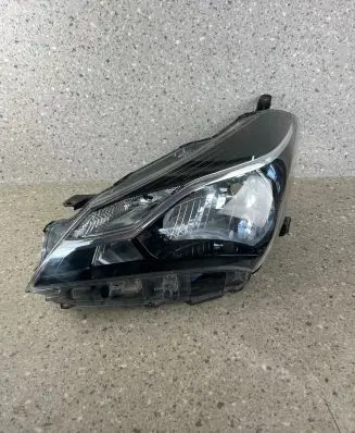 Toyota Yaris Headlight/headlamp