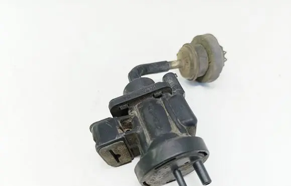 Mercedes-Benz C W203 Turbo solenoid valve A0005450527