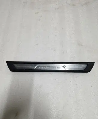 Dodge Durango Front sill trim cover 1SZ57DX9AA