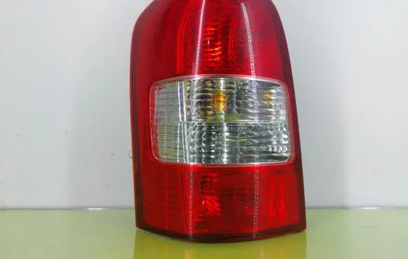 Mazda MPV II LW Rear/tail lights 