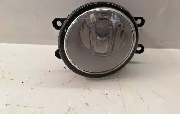 Toyota Avensis T250 Front fog light 812200D042 812200D041 89210657