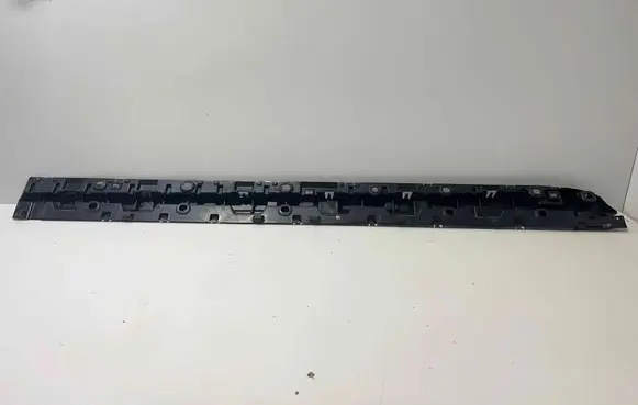 BMW X6 G06 Sill supporting ledge 7425466