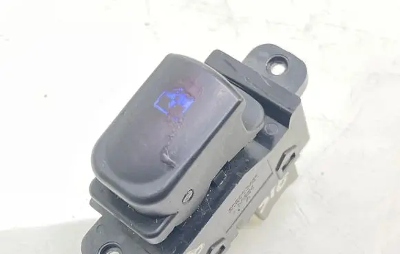 Hyundai i20 (PB PBT) Electric window control switch 202005491