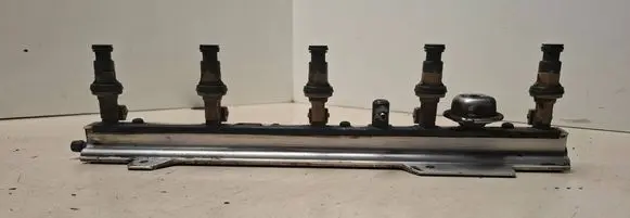 Volvo S80 Fuel main line pipe 9186836 01469932
