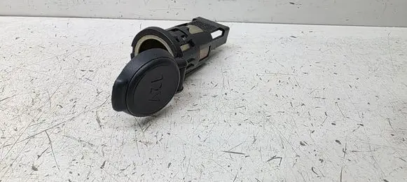 Peugeot 3008 II 12 V Socket (rear) 98018508ZD